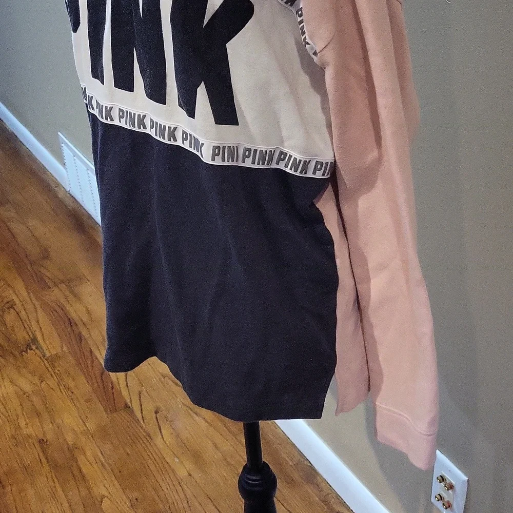 Victoria's Secret PINK Hoodie - Picture 5 of 12